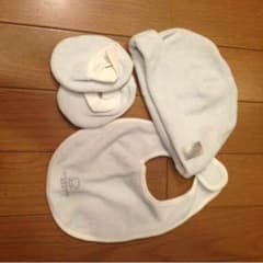BURBERY BABY 帽子＆スタイ＆靴下 セット☆のサムネイル