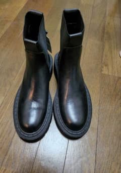 ZARA ブーツのサムネイル