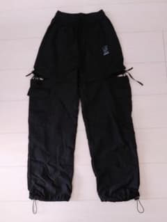 LOVE RABBY ブラック カーゴパンツ 140cmのサムネイル