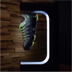 スニーカーディスプレイ flyshoesのサムネイル
