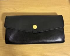 黒いレザー長財布 フラップ式のサムネイル
