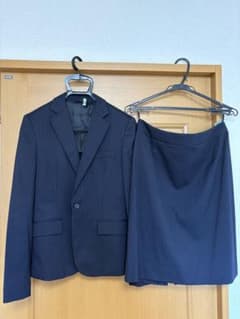 【美品】【クリーニング済】AOKI レディースビジネススーツ上下のサムネイル