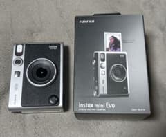 【やんやん様専用】instax mini Evo ブラックのサムネイル