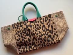 Muveilミュベール　アイボリー　ヒョウ柄　2-wayトートバッグ Muveilミュベール グリーン レオパード・パイソン柄 2-wayトートバッグ