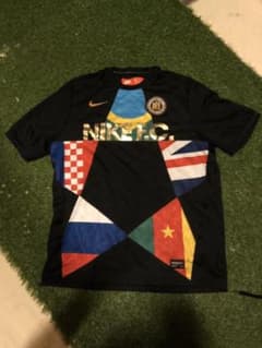 ナイキ　フットサルウェア　Tシャツのサムネイル