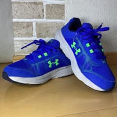 スニーカー青のサムネイル