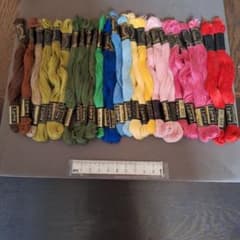 Violay 刺繍糸 25番 まとめ売りのサムネイル