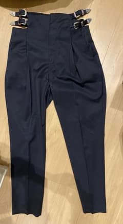 TOGA PULLA ベルト付き スラックス パンツ ネイビーのサムネイル