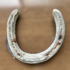 蹄鉄 競走馬使用済み お守りのサムネイル