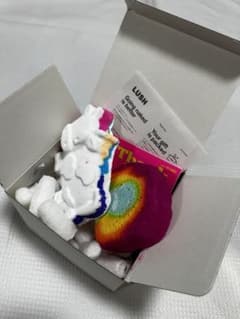 LUSH レインボウトビーズマジックカウ 入浴剤 バスボムのサムネイル