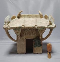 東漢時代　出土品　緑釉銀化楼閣 彩文土器 高さ31.8㎝　（B） 東漢時代 出土品 緑釉銀化楼閣 彩文土器 高さ27.4㎝ （A） - メルカリ