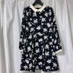 花柄ワンピースのサムネイル