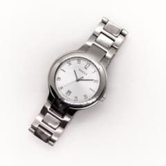 GUCCI 8900M クォーツ 動作未確認 ジャンク扱い あまりコマ付き GUCCI 8900M クォーツ 動作未確認 ジャンク扱い あまりコマ付き - メルカリ