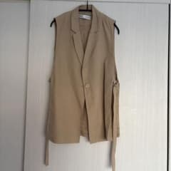 ZARA ベージュ ノースリーブ ベスト Sのサムネイル