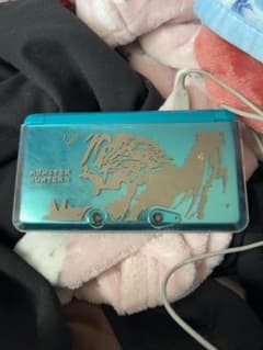 3ds 本体　ブルー　ケース充電器付き！のサムネイル