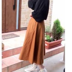 ユニクロ　サーキュラースカートのサムネイル