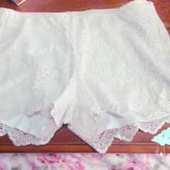オフホワイトショートパンツのサムネイル
