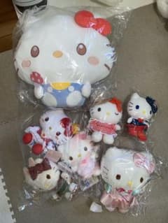 【サンリオ】ハローキティぬいぐるみ7点のサムネイル