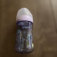 Pigeon 哺乳瓶 240ml 花柄のサムネイル