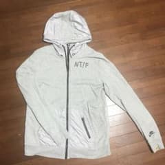 NIKEパーカーグレーのサムネイル