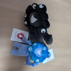 ミャクミャク ぬいぐるみ 2種セット タグ付き(黒寝そべり3等+青ミャクミャク)のサムネイル
