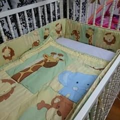 専用！ベビーベッドガード アニマル柄 お布団セットのサムネイル