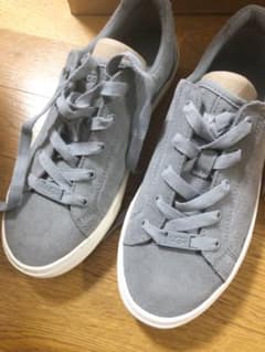 【専用】UGG スニーカー  23.5のサムネイル