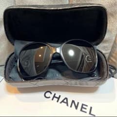 S*認様 CHANEL ブラック サングラス ケース付きのサムネイル