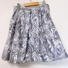 【美品】alldressedup マーブル柄 タックフレアスカート M 総柄のサムネイル
