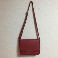 赤バッグのサムネイル