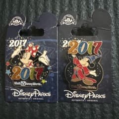 Disney Parks ピンバッジ 3種セット Disney Parks 2017 ピンバッジ 2種セット - メルカリ