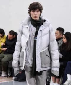 NIKE sacai ダウンジャケット グレー ホワイト - メルカリ