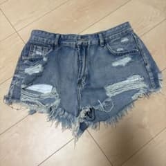ダメージ加工 デニムショートパンツのサムネイル