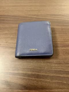 【値下げ中】フルラ FURLA 財布 二つ折りのサムネイル