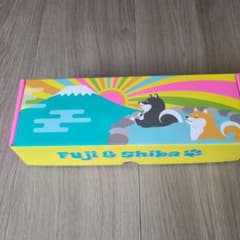 LUSH 富士山 & 柴犬 fuji & Shiba バスボムギフトのサムネイル