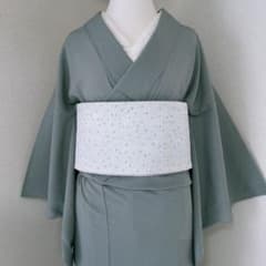【三花】美品　洗える着物　単衣　グレー　高級ポリエステル　リサイクル　リユース 三花】美品 洗える着物 絽縮緬 色無地 夏着物 高級ポリエステル 緑