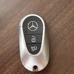 =期間限定値下げ=Mercedes-Benz 純正 Cクラス 現行型スマートキーのサムネイル