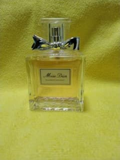 Miss Dior Blooming Bouquet 香水のサムネイル