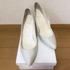 ［お値下げしました］ホワイト パンプス 24.0cmのサムネイル