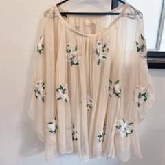 新品未使用snidel 刺繍チュニック スナイデル フラワートップス 海