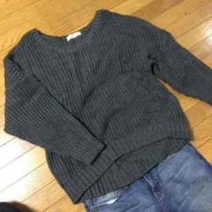 グレー セーターのサムネイル