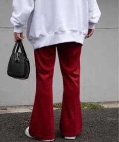 ポンチセンタープレスフレアパンツのサムネイル