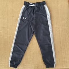 着用１回　130cm アンダーアーマーのサムネイル