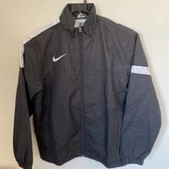 【値下げ中】NIKE ナイキ ジュニア トレーニングウェア 130-140(S)のサムネイル