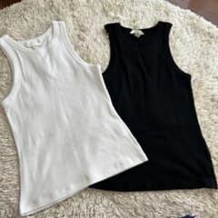 H&M タンクトップ 2枚セット Mサイズ ホワイト ブラックのサムネイル