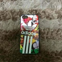 iPhone ケース！adidasのサムネイル