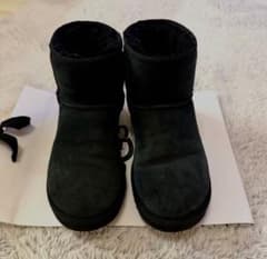 【当日発送】UGG Classic Mini II ブラックのサムネイル