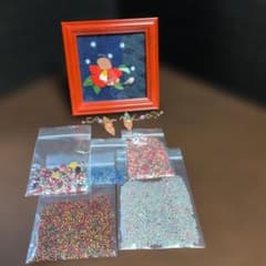 ハンドメイド布絵椿　鶴イヤリング　ビーズセットのサムネイル