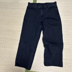 美品　UNIQLO ダークグレー ワイドストレートジーンズのサムネイル