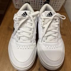 adidas ホワイト スニーカーのサムネイル